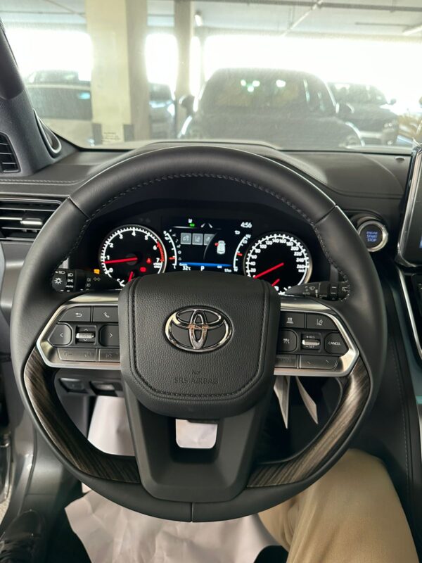 2022 TOYOTA LAND CRUISER – Image 7