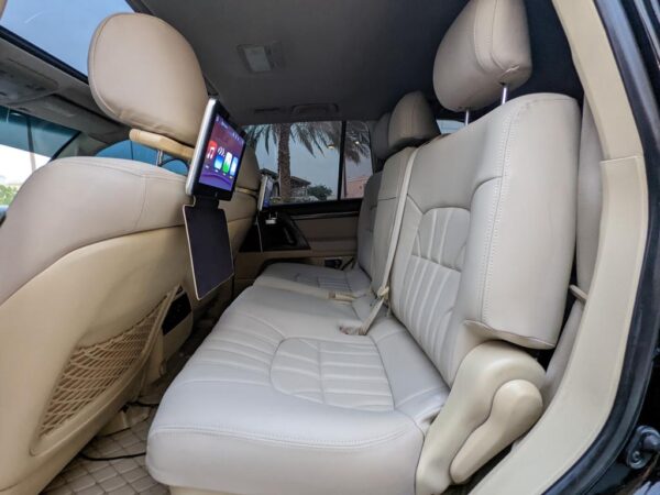 Land Cruiser GXR – Image 12