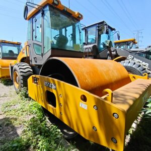 XCMG xs143j compactor