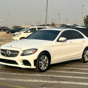 2021 mercedes benz c300 4matic 2.0l v4 full option 360* cam radar & sensors mileage : 61,000 km