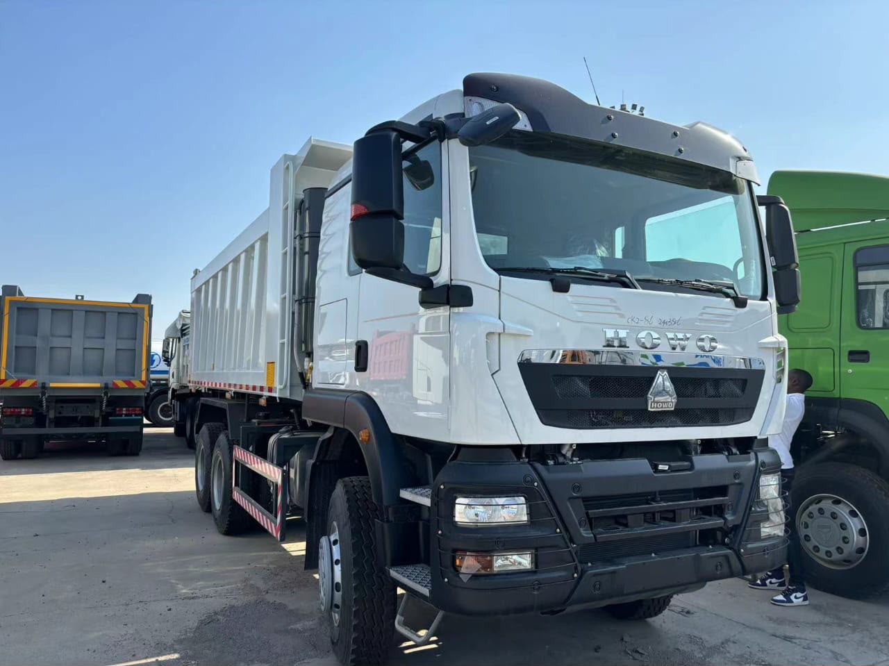 camion 🚛 benne sino truck 10 roues neuf 00 km année 2026 camion 🚛 benne sino truck 10 roues neuf 00 km année 2026